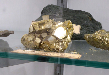 yy_02clsup-whtcandi#17FCF24